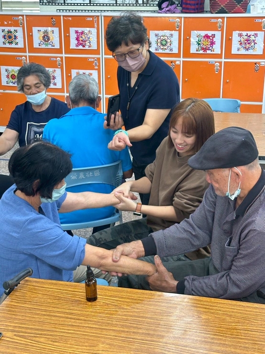 老師們查看活動狀況